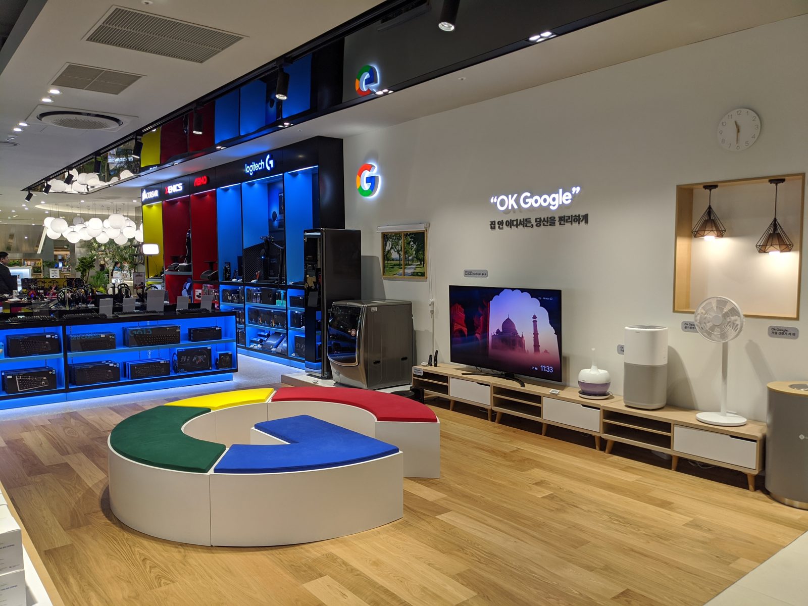 Google Zone, Lotte Hi-Mart Jamsil, with compatible partner devices
